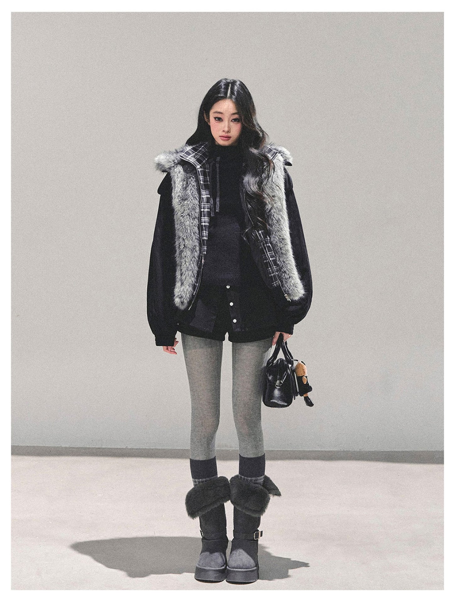少也眼 "Endless Freedom" Detachable Faux Fur Layered Black Jacket