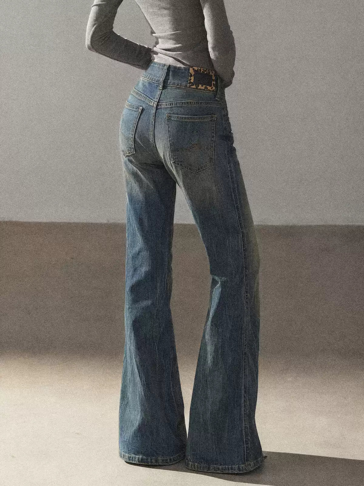 AOMALM - “Her Shoreline” American Vintage Slim Flare Jeans (Rock Black / Vintage Blue)