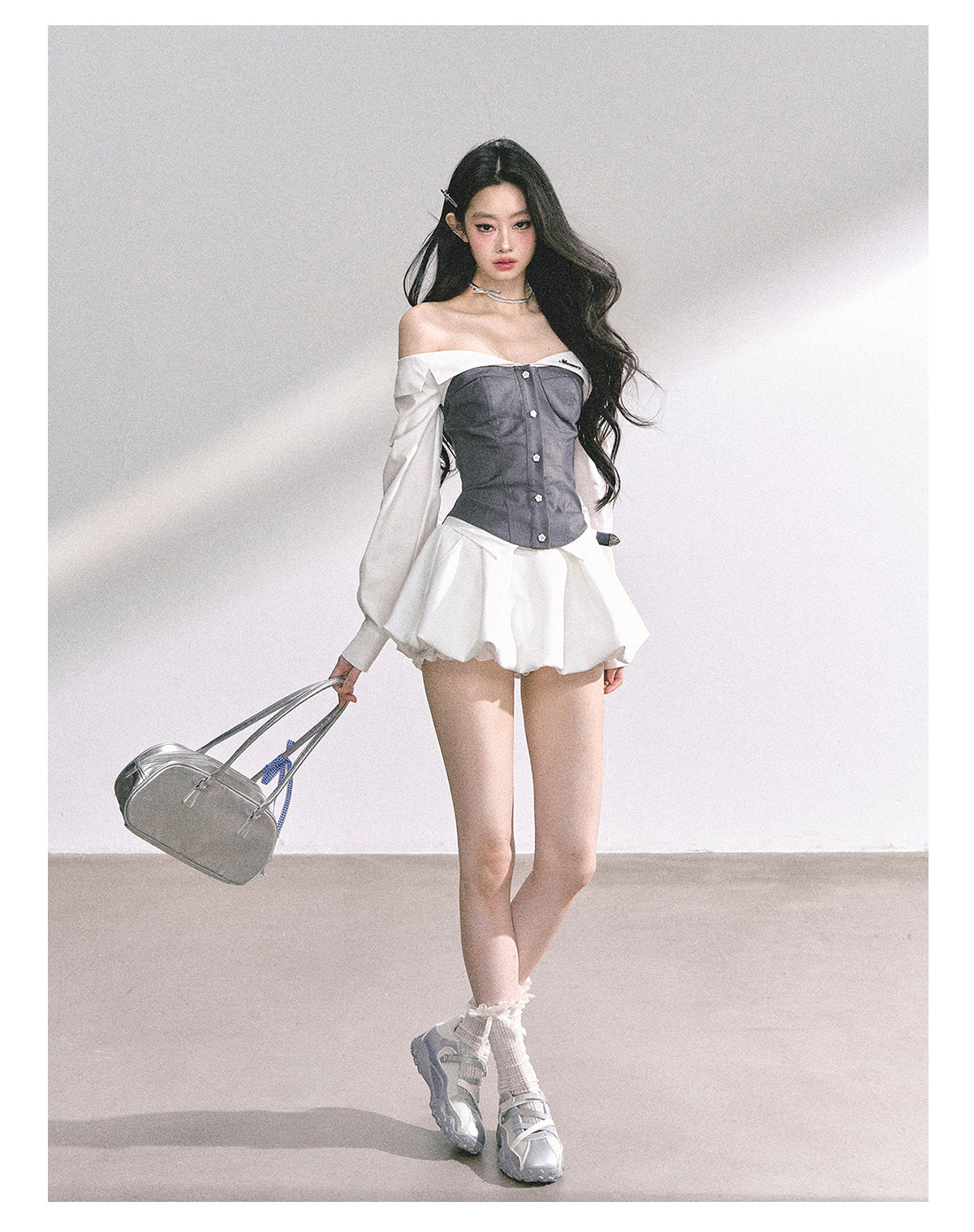 少也眼 "London Crush" Off-Shoulder Dual-Layer Long-Sleeve Spicy Girl Tee - Gray White