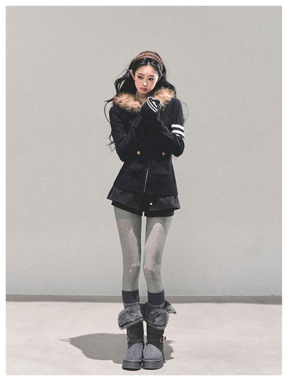 少也眼 "Only She Walks By" Black Hooded Knit Sweater