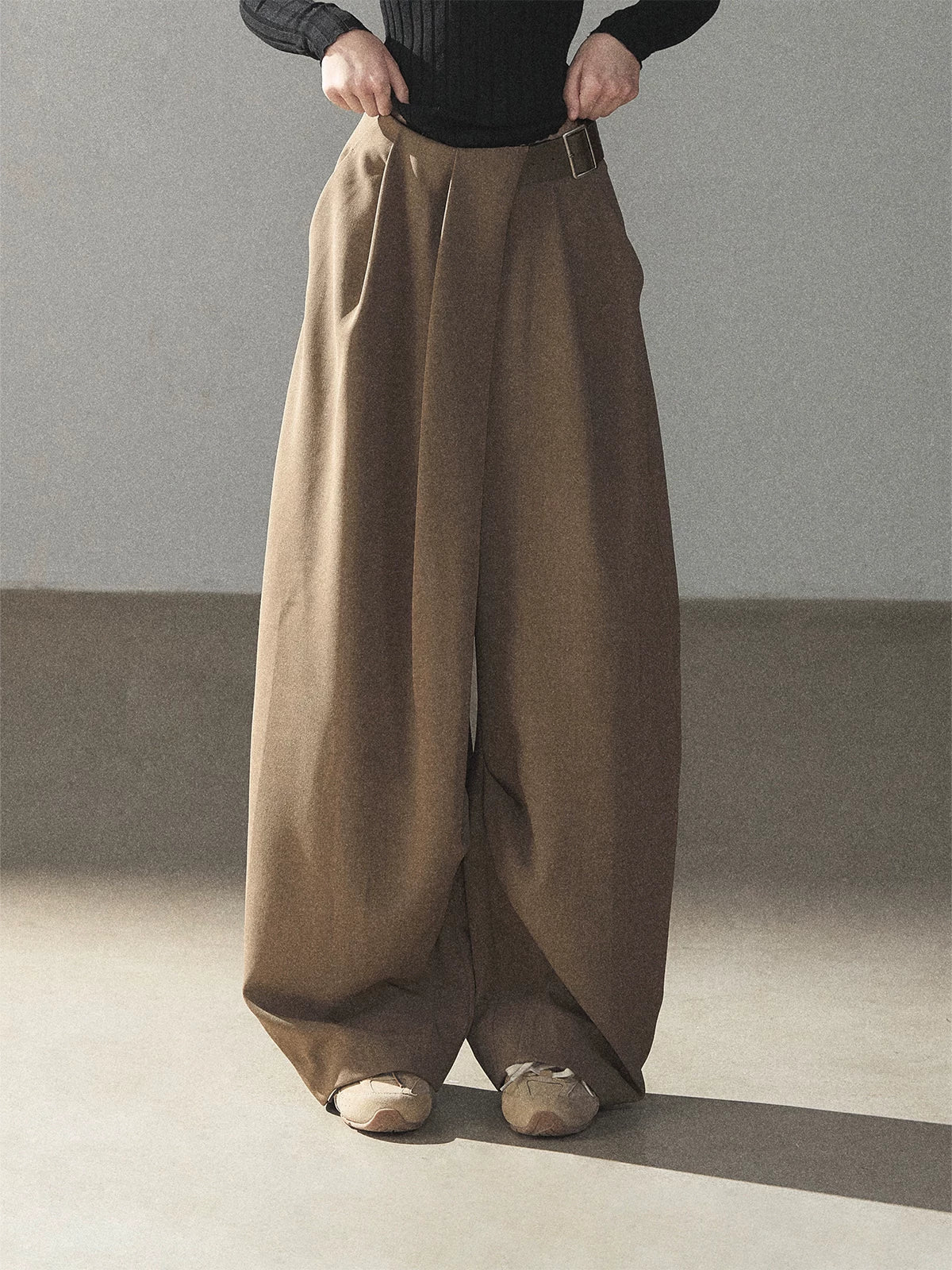 AOMALM - "A Touch of Autumn" Loose Relaxed Balloon Wide-Leg Pants With Belt (Dusty Taupe Brown / Quiet Black)