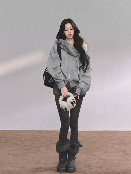 少也眼 Two-Piece Grey Hoodie and Shorts Set