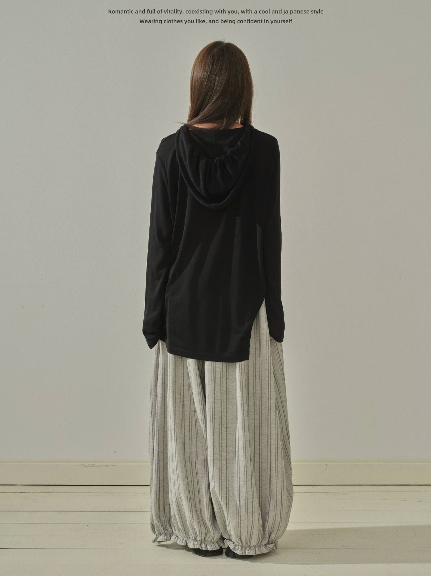 "Summer Haze" Hooded Knit Sun Protection Long Sleeve T-Shirt (Black / White)