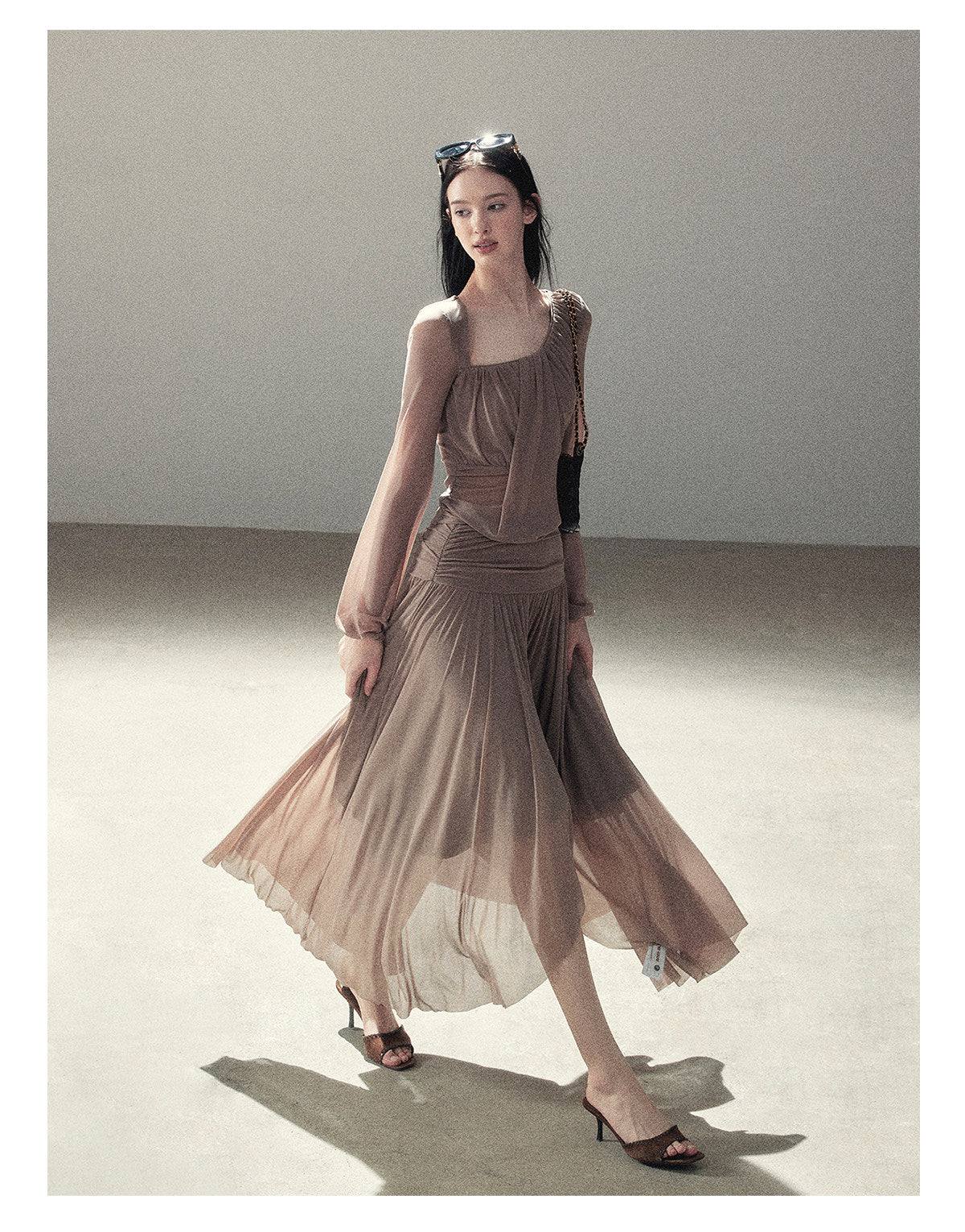 170726 "Waiting for Autumn Rain" Silver Mouse Gray Off-Shoulder Pleated Skirt Set