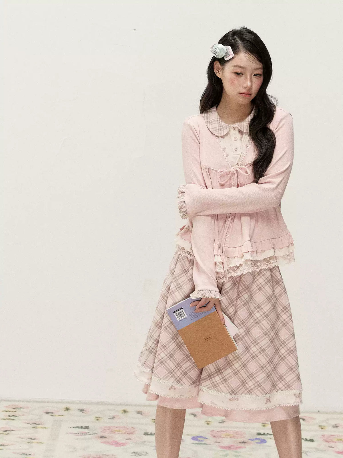 [RF] Vintage-Inspired Gingham Check Two-Piece Set with V-Neck Top and Pleated Skirt