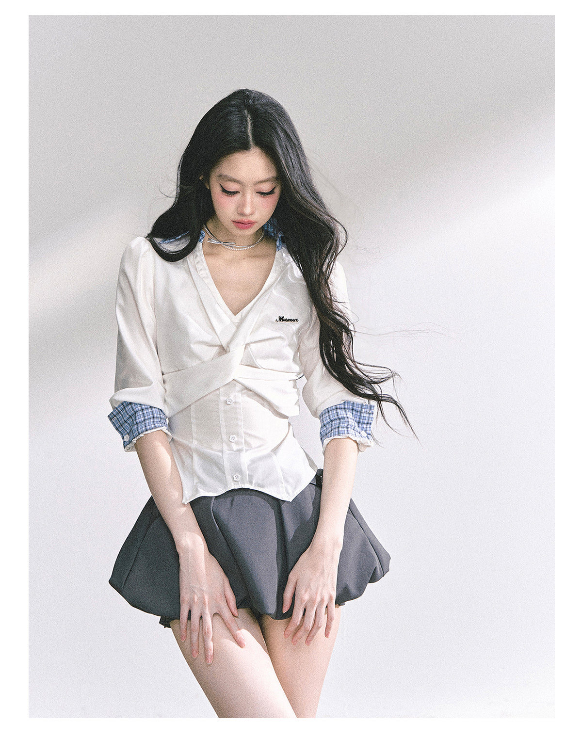 少也眼 "Siren Trainee" French-Inspired V-Neck Summer Blouse