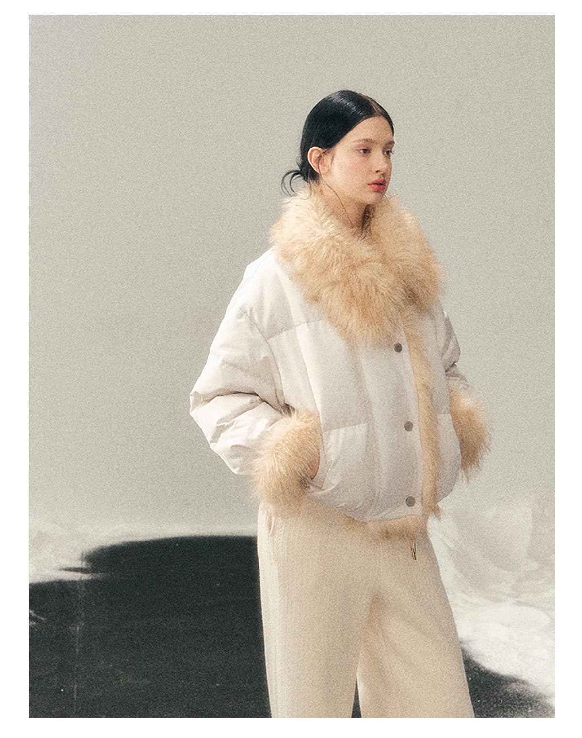 少也眼 “She Listens to the Snow’s Whisper” Pearl Matte White Fur-Collar Down Jacket