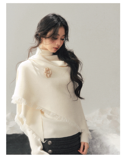 少也眼 "Speechless Under the Full Moon" Camellia White French Turtleneck Knit & Shawl Set