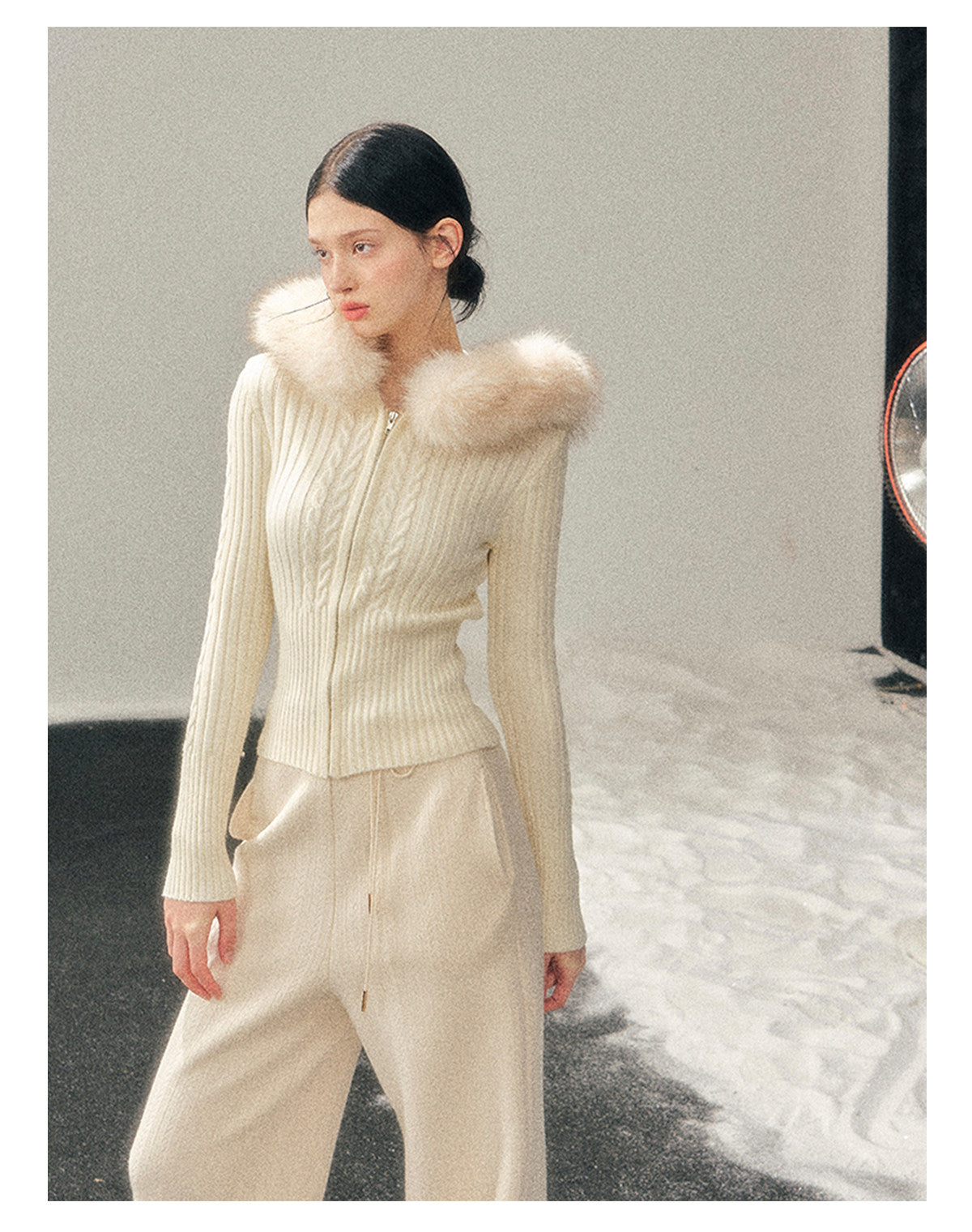 少也眼 “Sunset’s Soft Trace” Milk-Apricot Hooded Cable-Knit Zip-Up Jacket