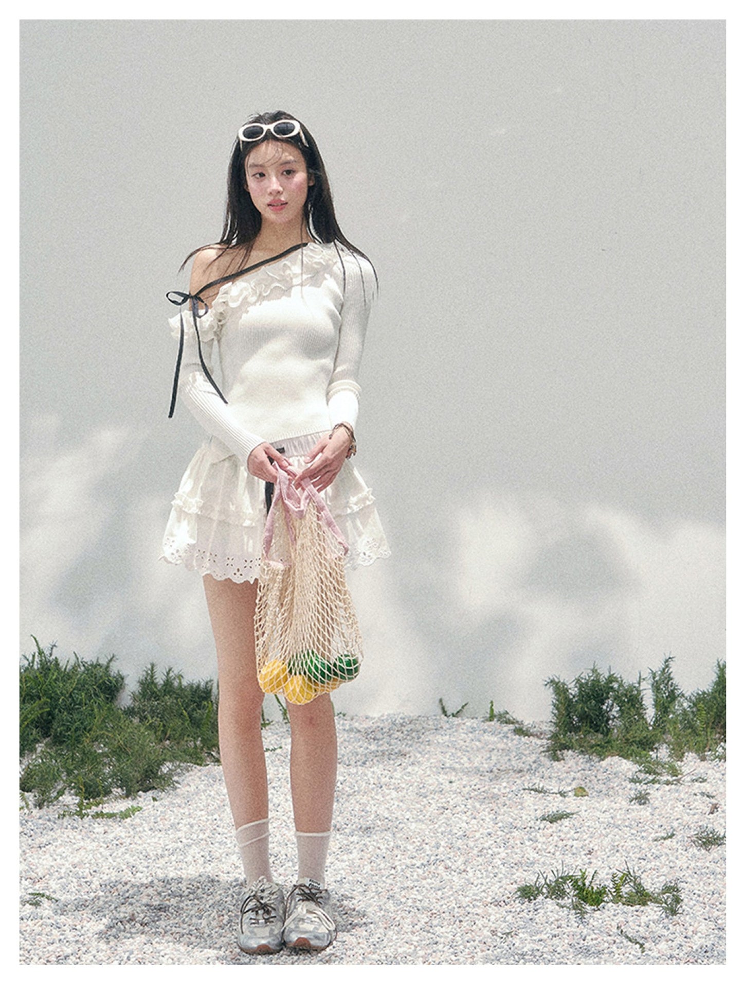 少也眼 “Hidden Softness” Apricot Asymmetric Lace-Trim Knit Cropped Top 855635