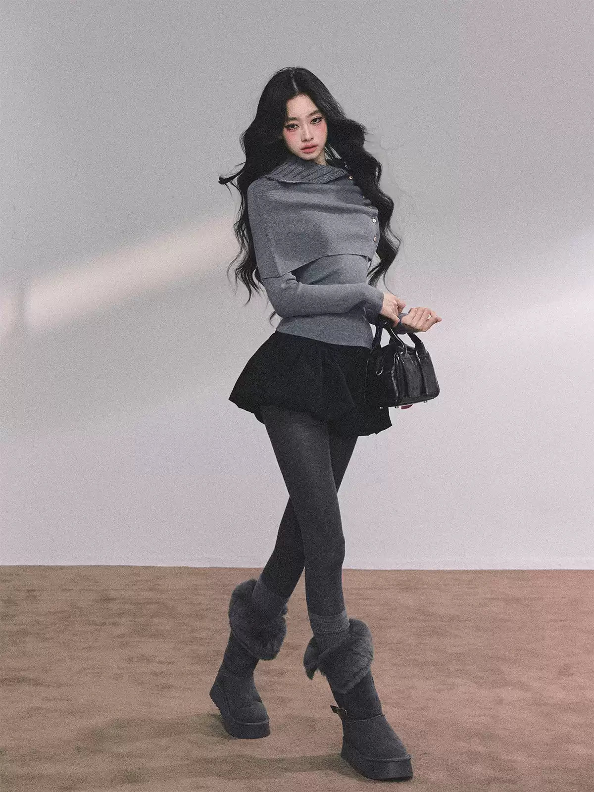 少也眼 Elegant Korean-Style Slim Fit Knit Long Sleeve Top with Cape