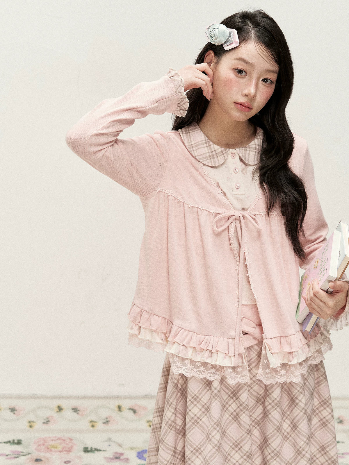 [RF] Vintage-Inspired Gingham Check Two-Piece Set with V-Neck Top and Pleated Skirt