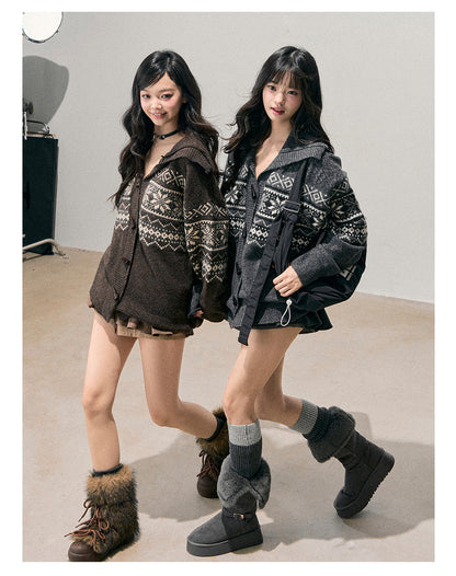 少也眼 "Weightless Night" Fair Isle Toggle Knit Cardigan