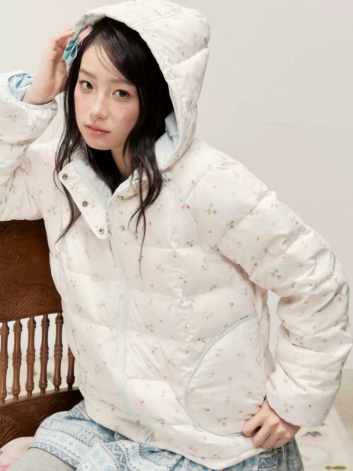 RF - Ivory Floral Print Cropped Hooded Down Jacket with Contrast Lining