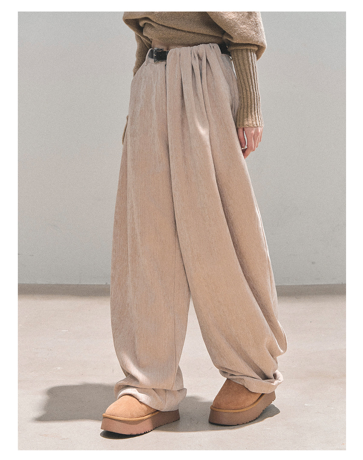 少也眼 “Sunset & Glance” Relaxed Vintage Wide-Leg Trousers with Belt - Light Coffee 1118-2