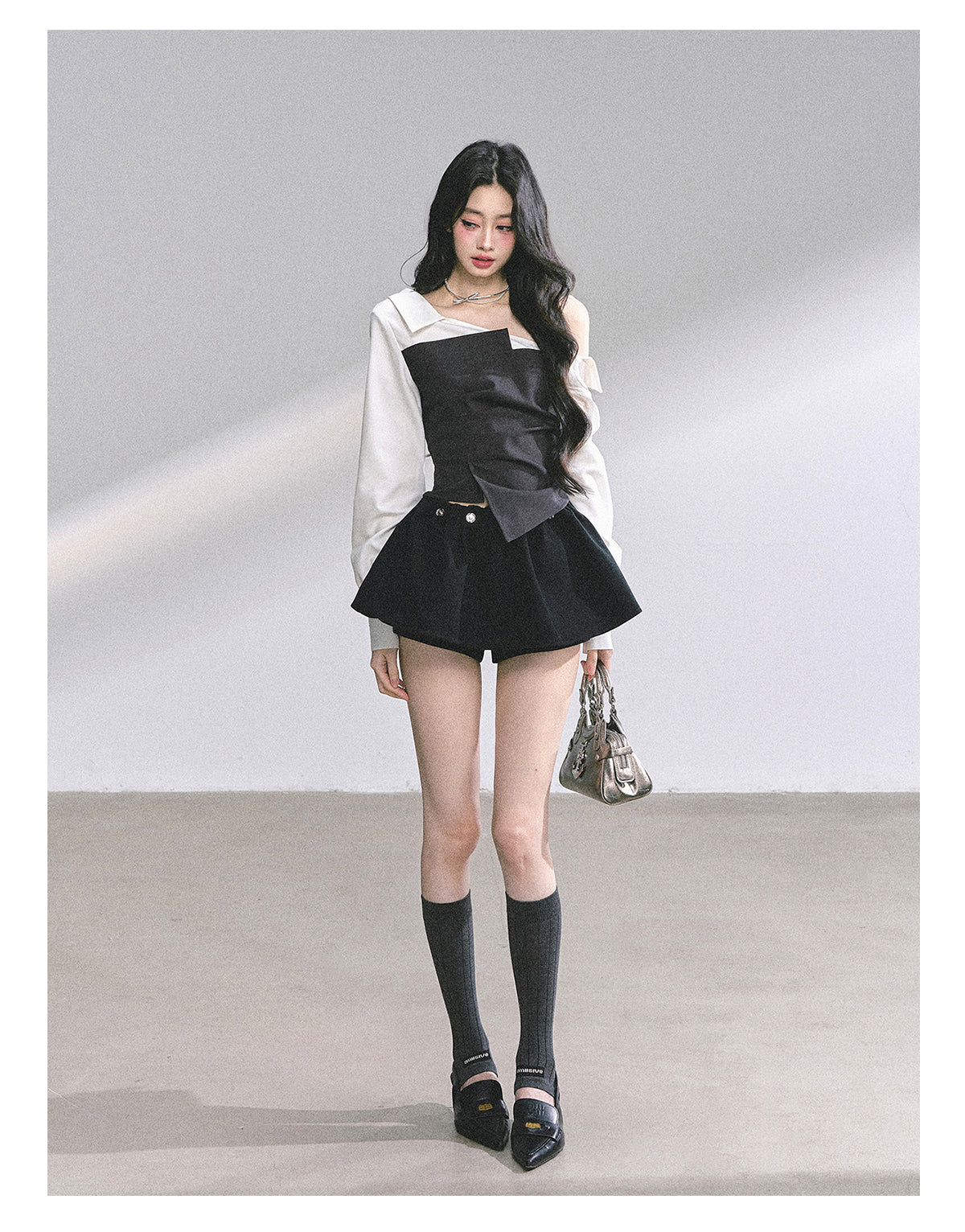 少也眼 "Gossip Senior Muse" Faux-Layered French Asymmetric Shoulder Blouse 56485652