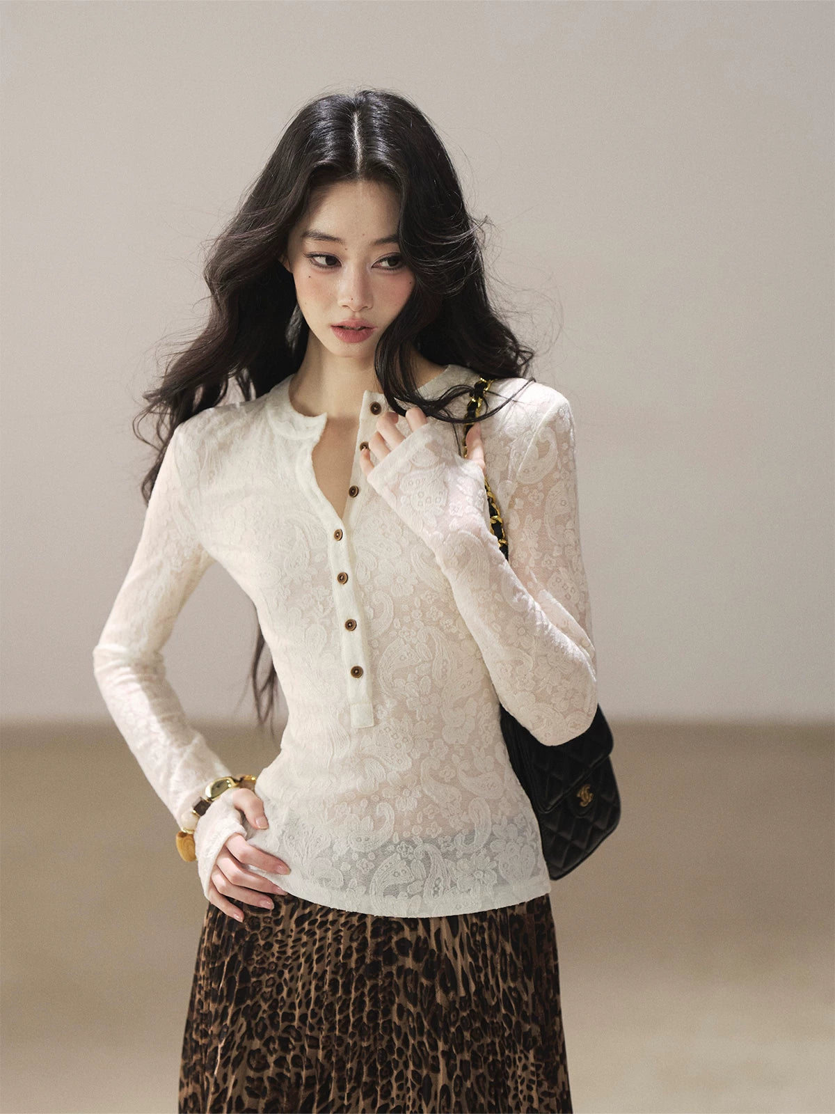 AOMALM - "Clear Lines" Long-Sleeve Finger-Hole Flared Sleeve Knit Top