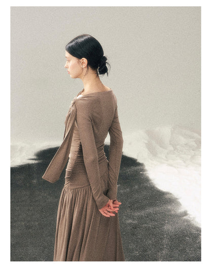 少也眼 "Pure Heart Reflected in Snow" French Cool Off-Shoulder Knit Maxi Dress