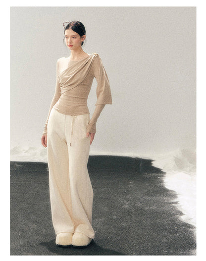 少也眼 “She Is Lighter Than the Wind” Streamer-Neck Top - Oatmeal