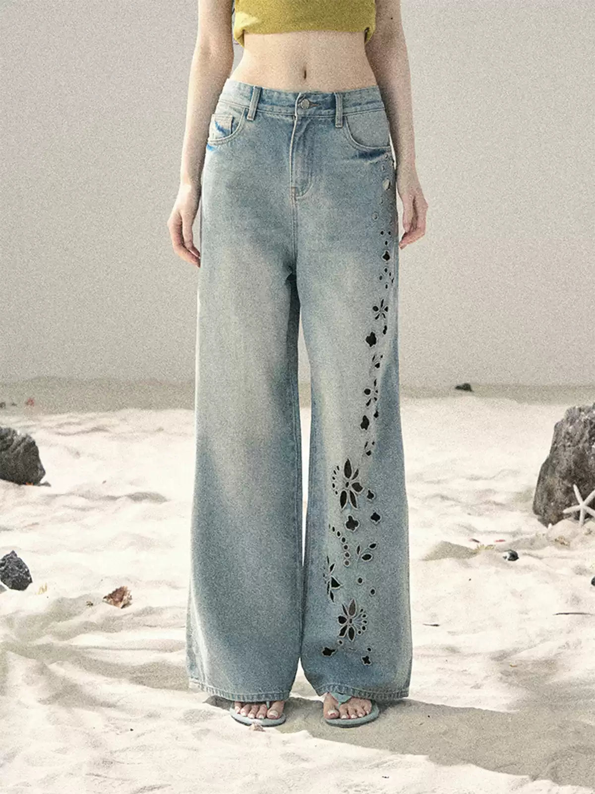 "Scent of Sea Salt" Vintage Blue Embroidered Wide-Leg Jeans 536843