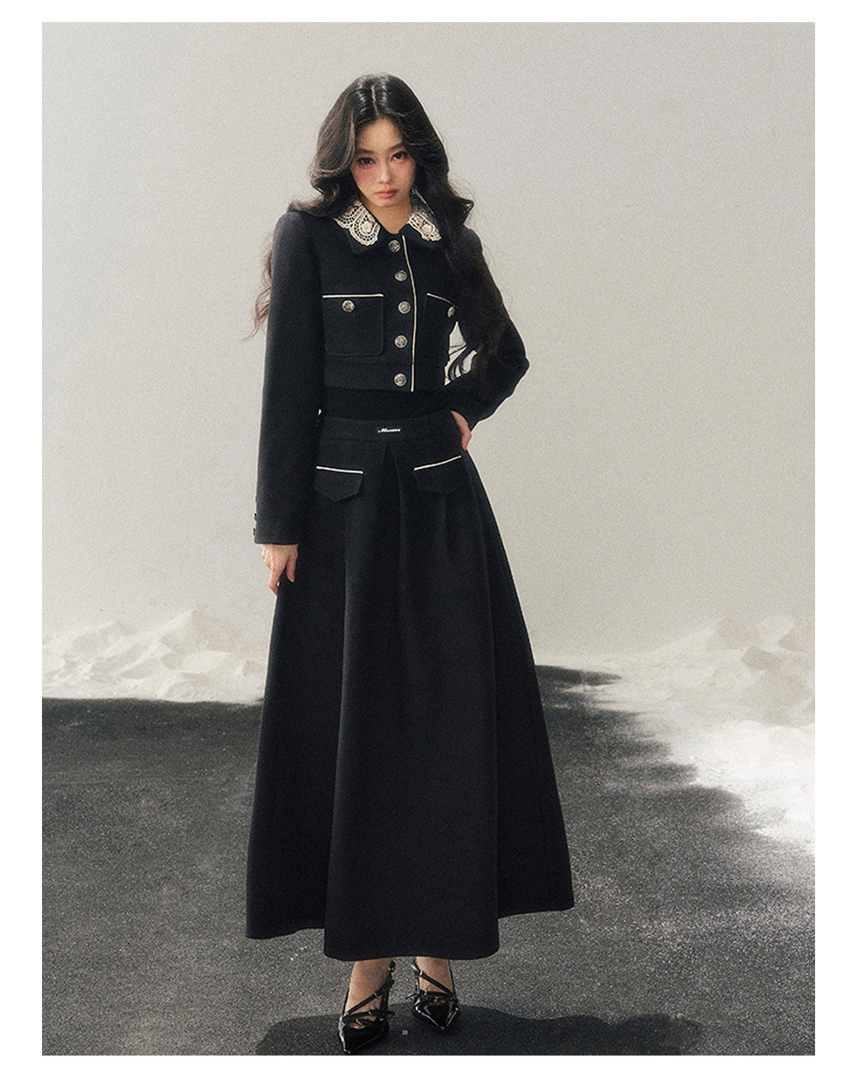 少也眼 "Whispers of Lace" Black French Lace Two-Piece Skirt Set