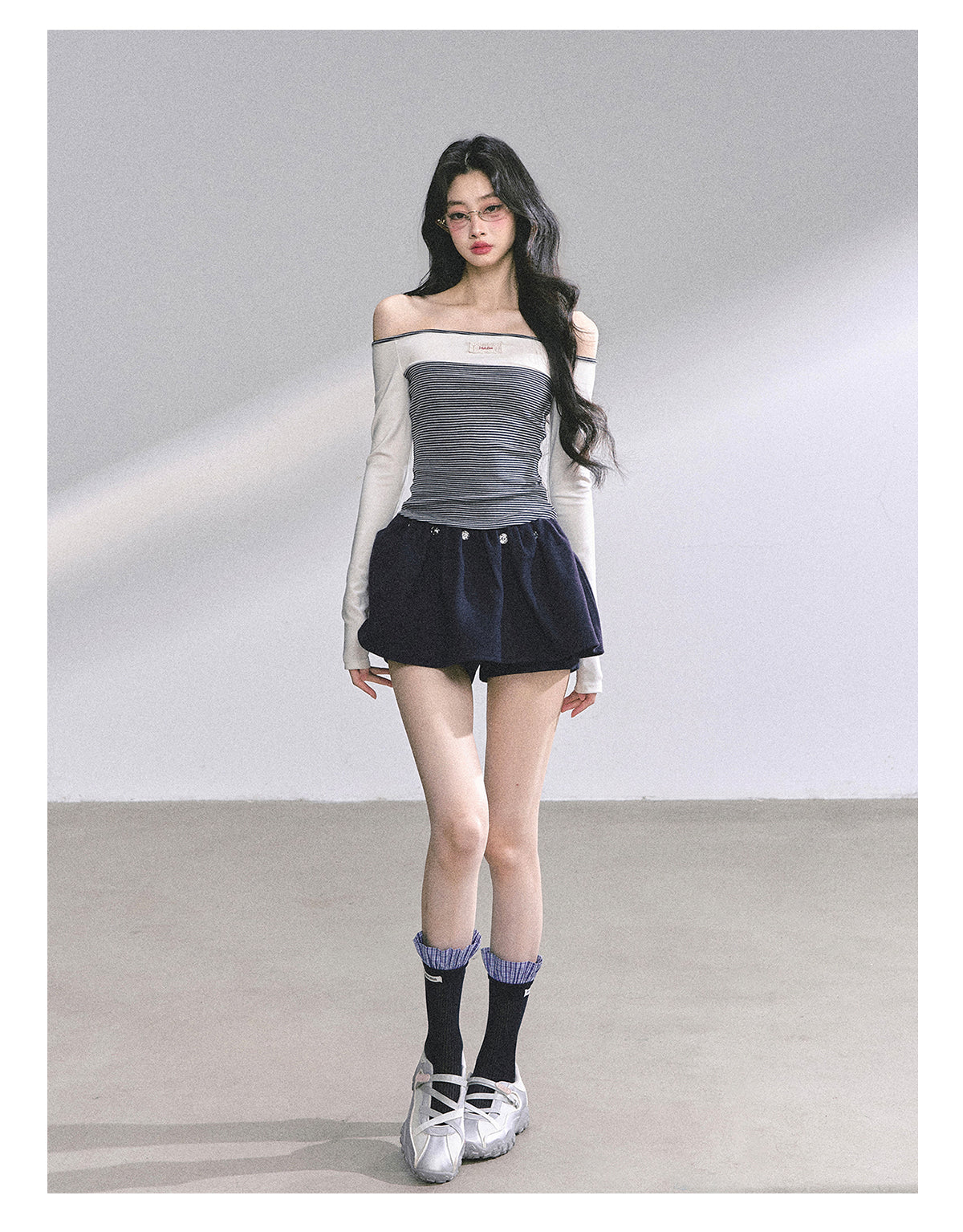 少也眼 "Miu-Style K-Girl" Off-Shoulder Long-Sleeve Tee 4563486