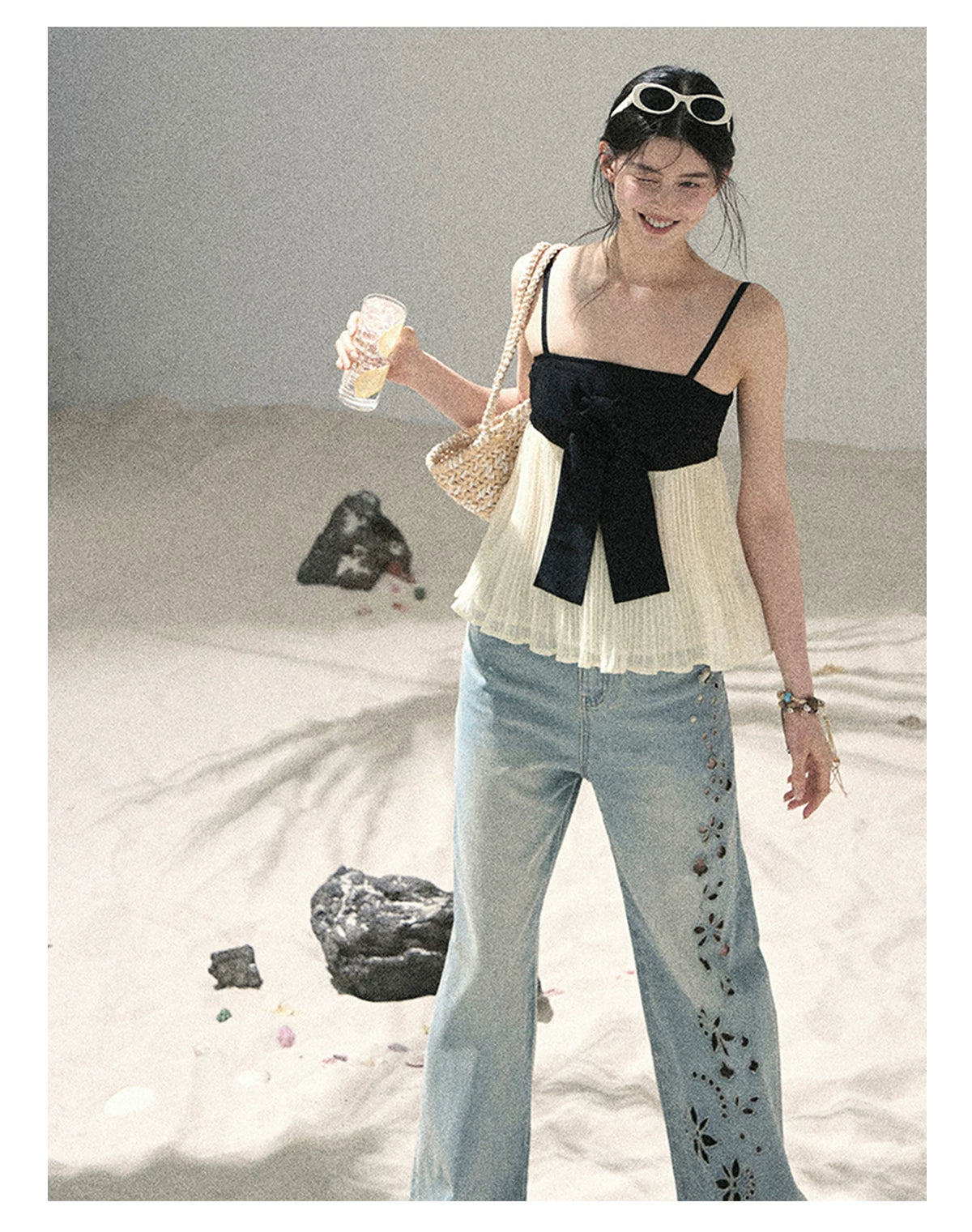"Scent of Sea Salt" Vintage Blue Embroidered Wide-Leg Jeans 536843