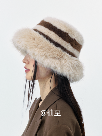Off White Striped Plush Hat & Scarf Set – Cozy 2-Piece Winter Ensemble