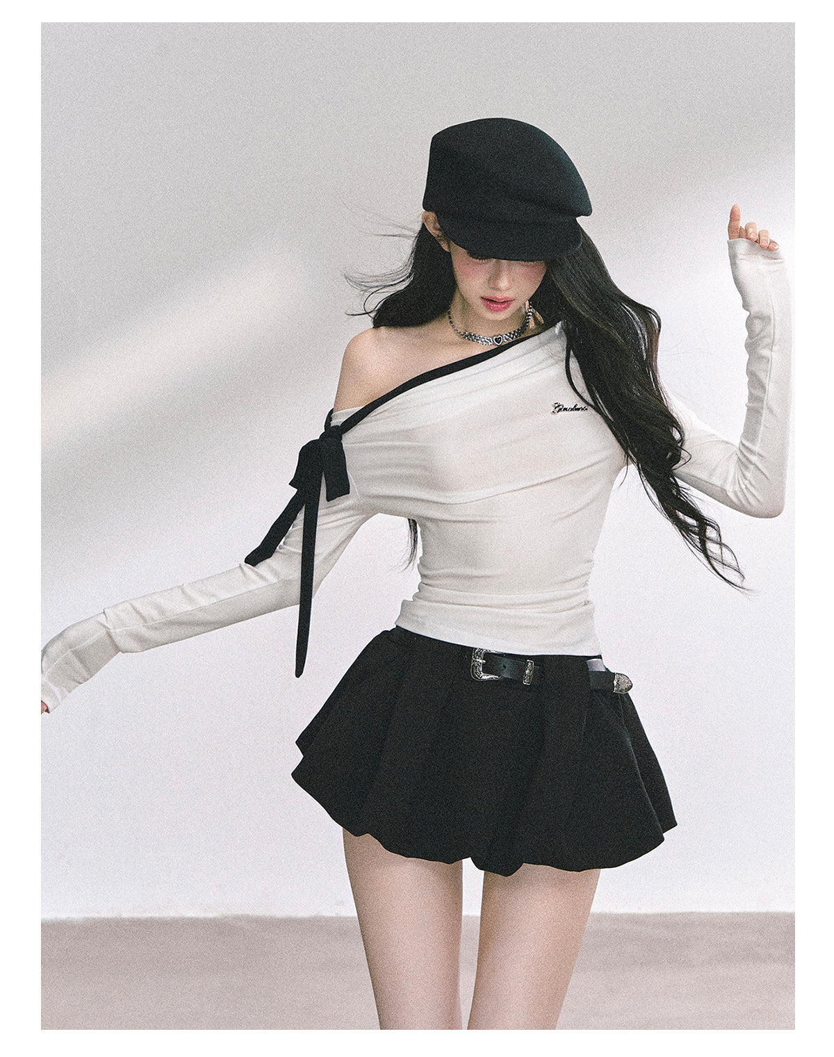 少也眼 "Sweet Temptation Spiral" Asymmetric Off-Shoulder Long-Sleeve Crop Tee - White