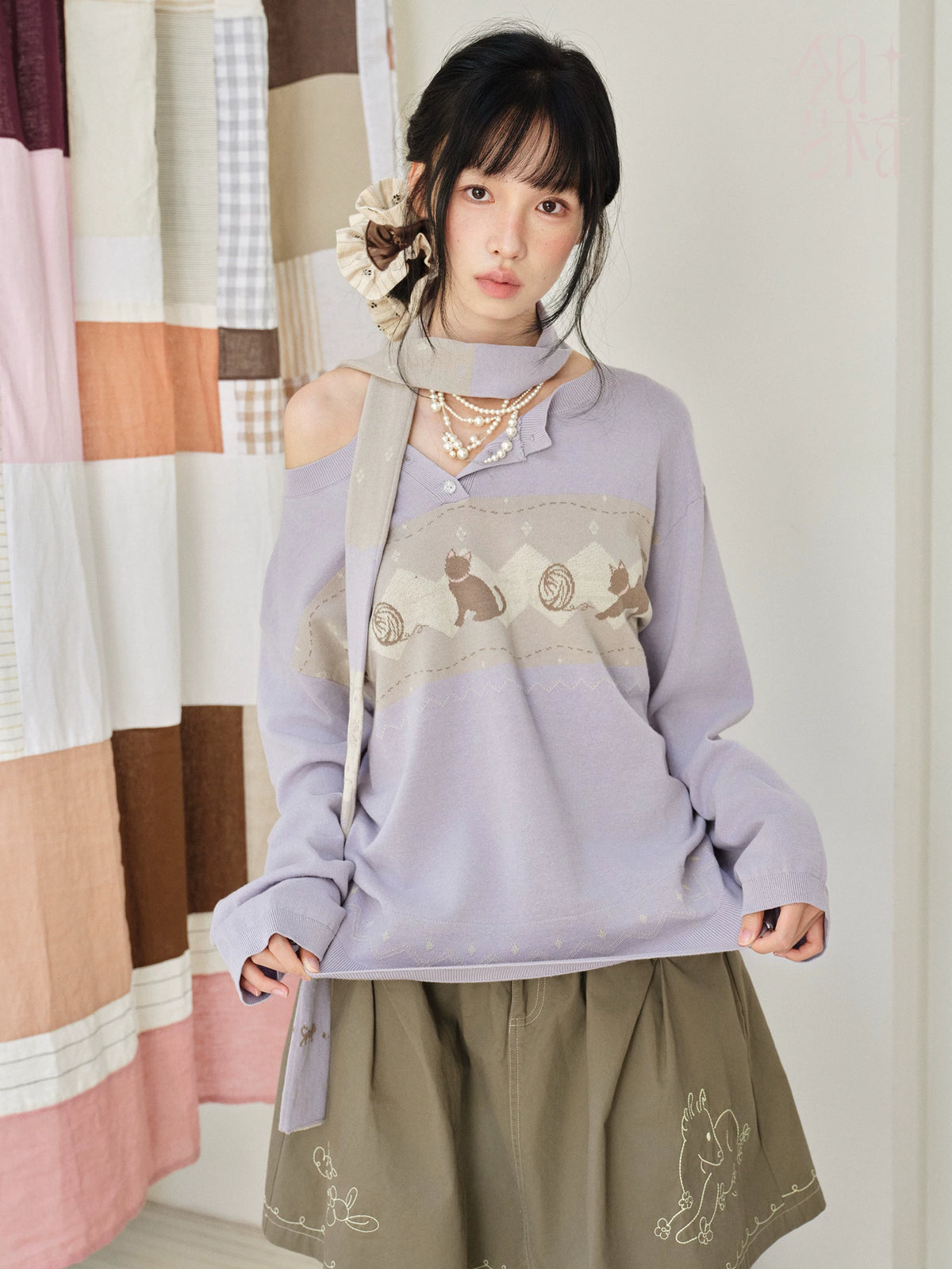 DAILY ARTIST - Taro Purple Cat & Yarn Ball Henley Knit Pullover (With Matching Scarf)