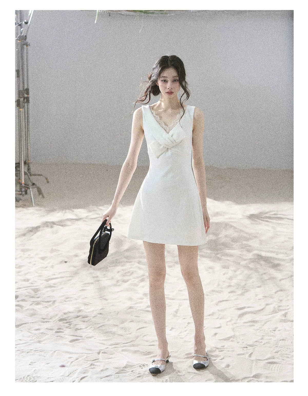 "White Tea Under the Moonlight" White Lace V-Neck Bodycon Mini Dress