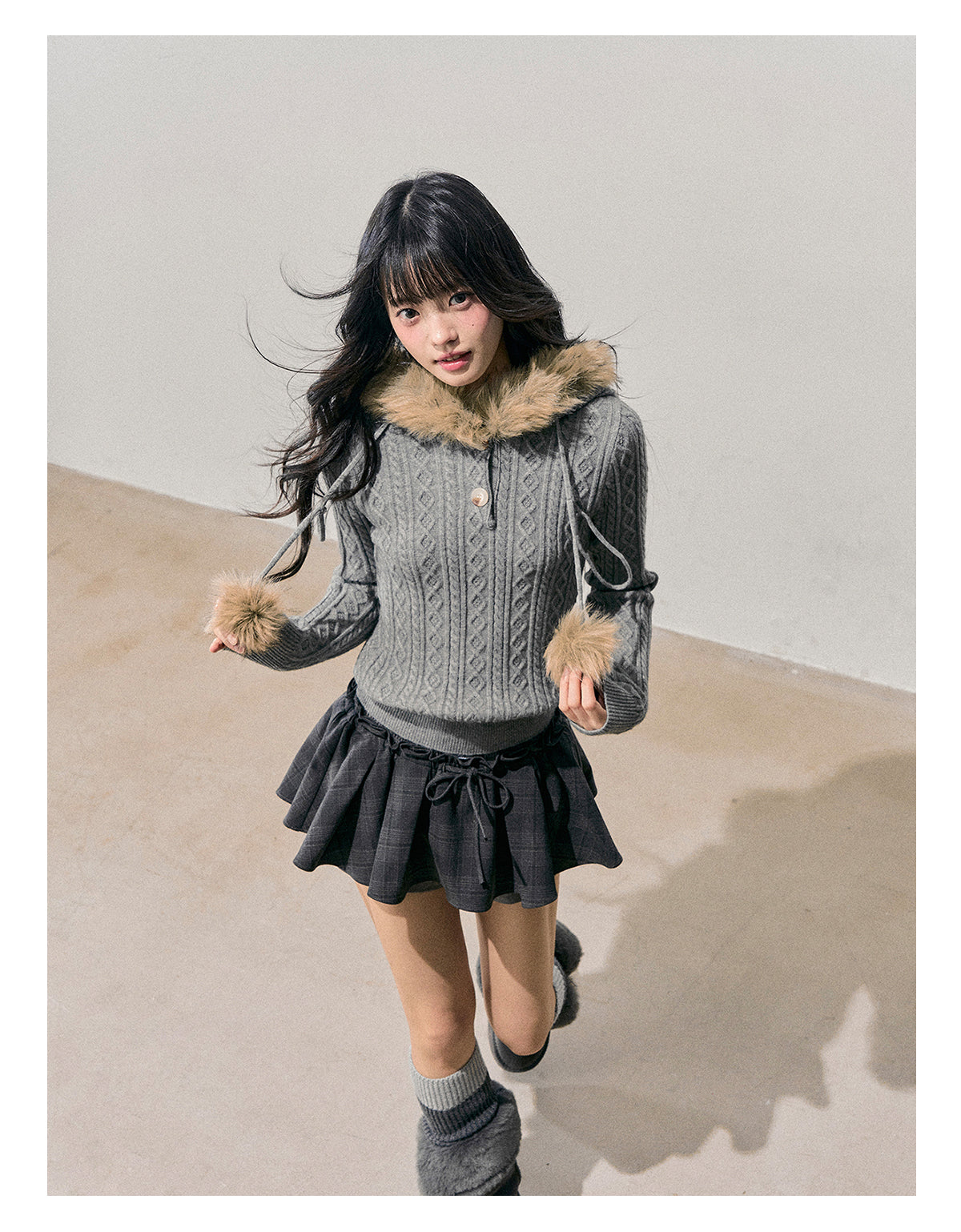 少也眼 “Traces of Melting Snow” Korean-Style Plush Hooded Cable Knit Sweater