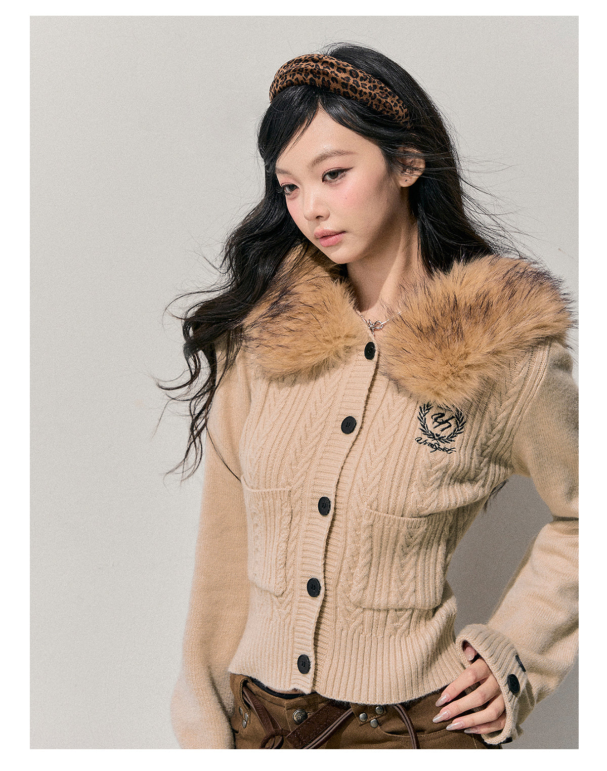 少也眼 “Silent Snowfall” Faux-Fur Collar Knit Cardigan 54639846
