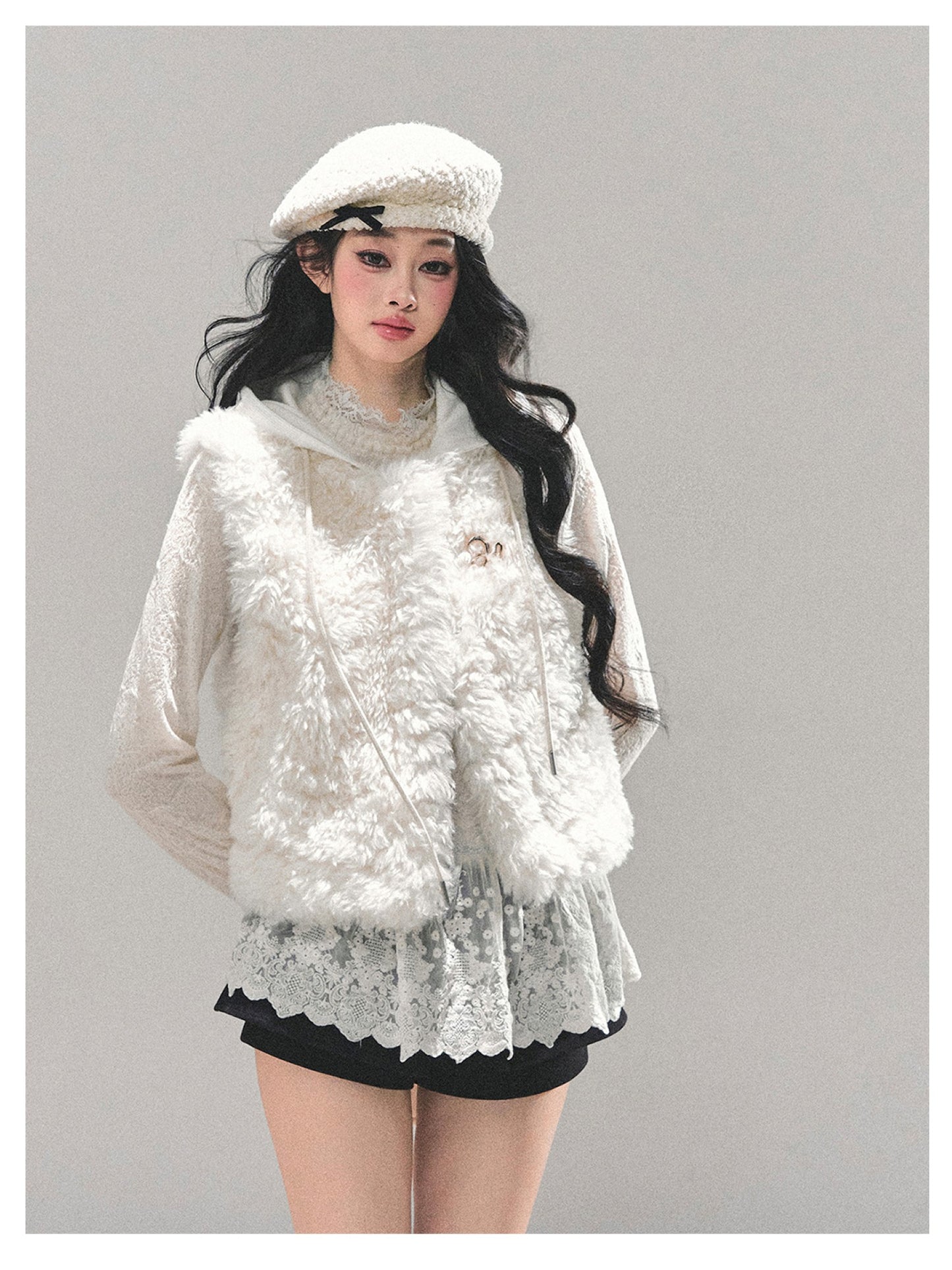 少也眼 “The Weightless Snow" Faux Shearling Vest Jacket (with Removable Hood)
