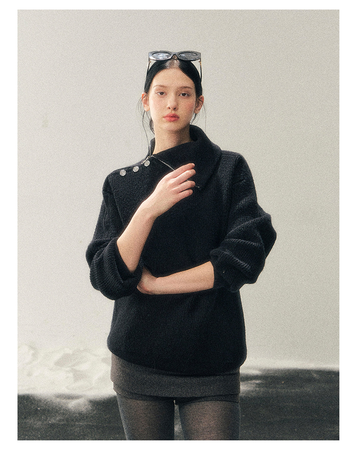 少也眼 "Dark Undertow in Zero Gravity" High-Neck Structured Knit Top