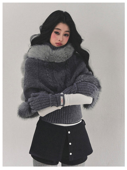 少也眼 “Only She Remains Awake" Gray Mohair High-Neck Knit Sweater (with detachable faux fur)