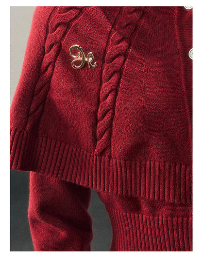 少也眼 "Miss Daisy" American Cable Knit Cape Sweater in Falu Red