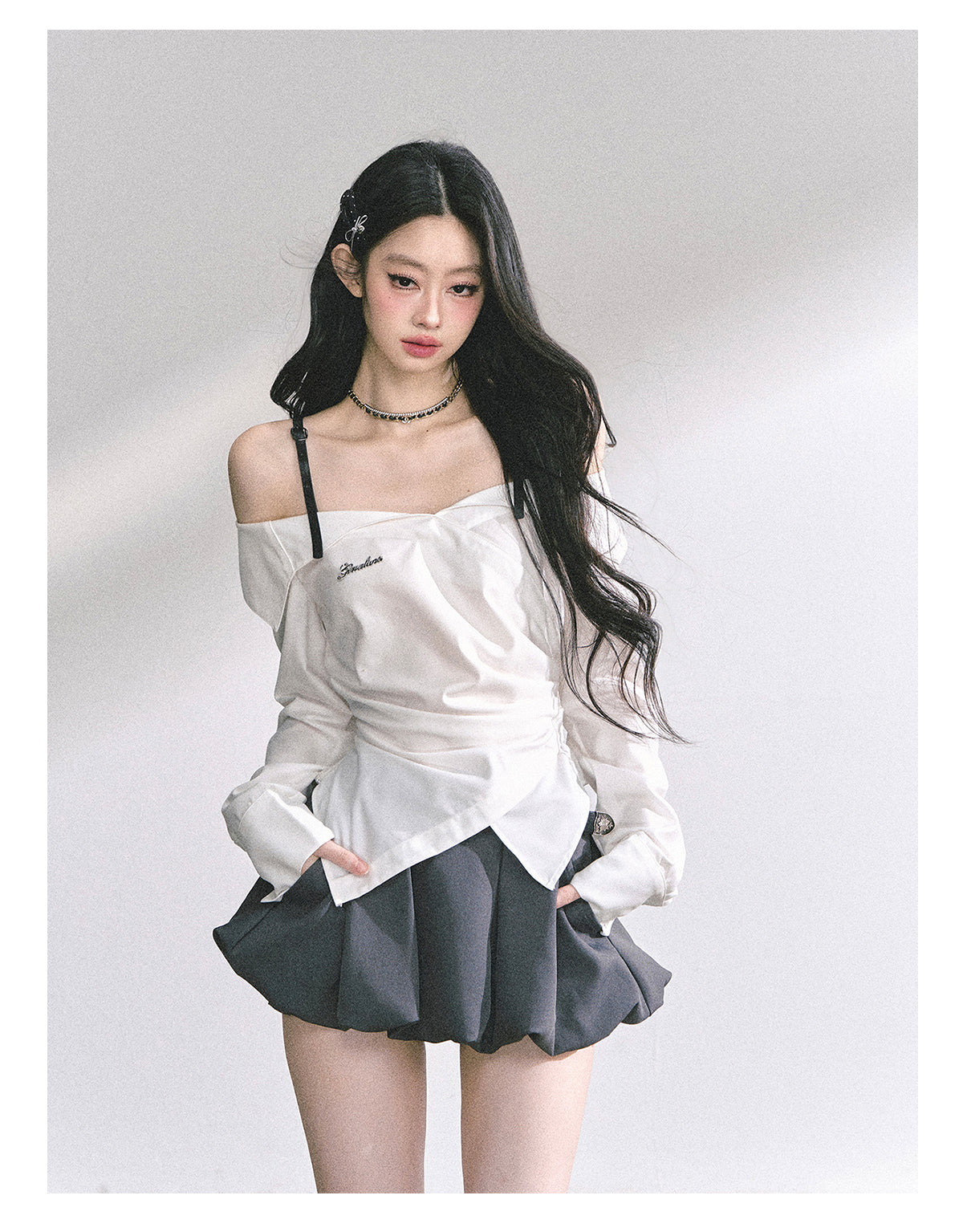 少也眼 "London Reveries" Off-Shoulder Plaid Sun-Proof Shirt - White