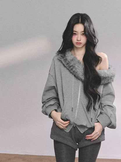 少也眼 Two-Piece Grey Hoodie and Shorts Set