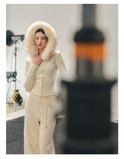 少也眼 “Sunset’s Soft Trace” Milk-Apricot Hooded Cable-Knit Zip-Up Jacket