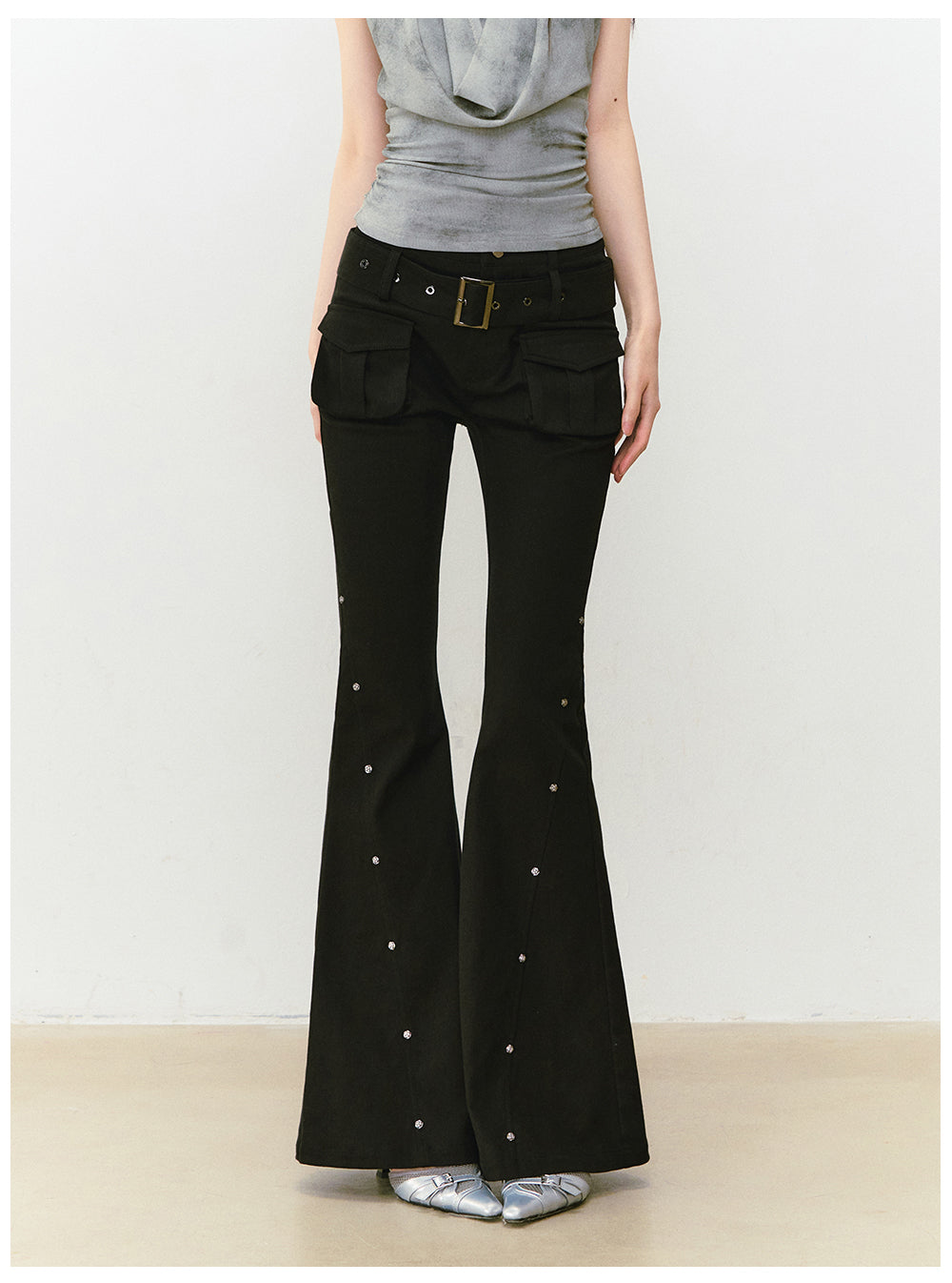 VIAPITTI - Rose Rivet Flared Cargo Pants