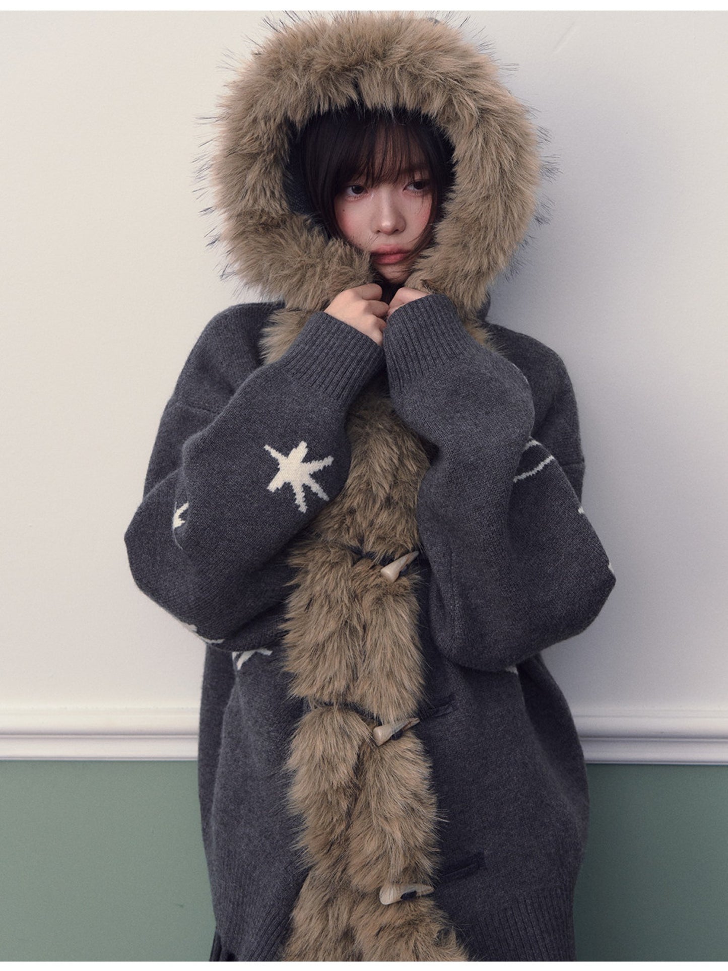 Soote Season - Hooded Star Jacquard Knit Cardigan with Faux Fur Collar - Smoky Gray