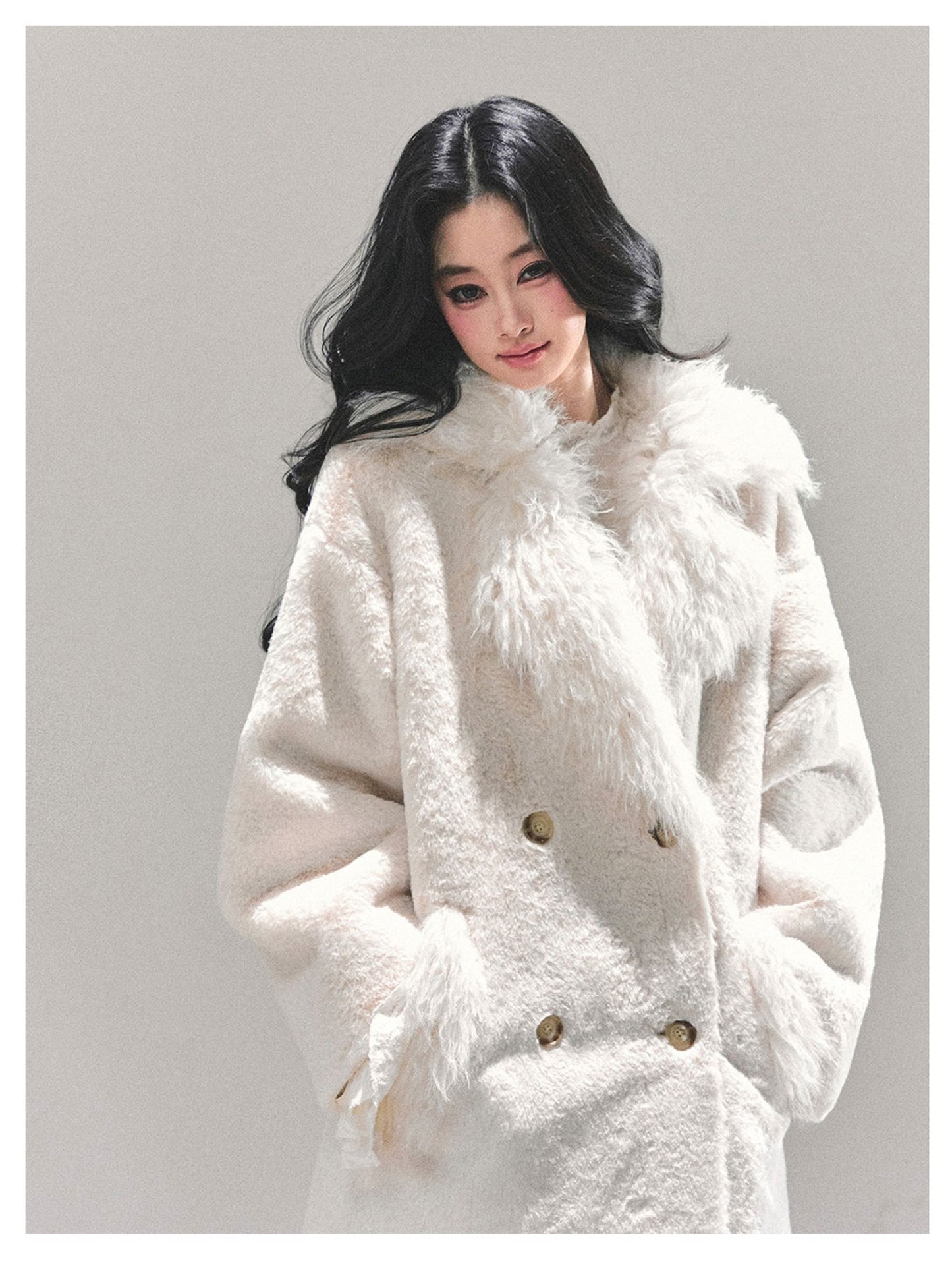 少也眼 "She Walks Into the Void" Cream White Plush Winter Jacket