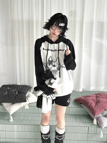 Angel Wing Details Printed Oversized Knit Hoodie & Shorts Set