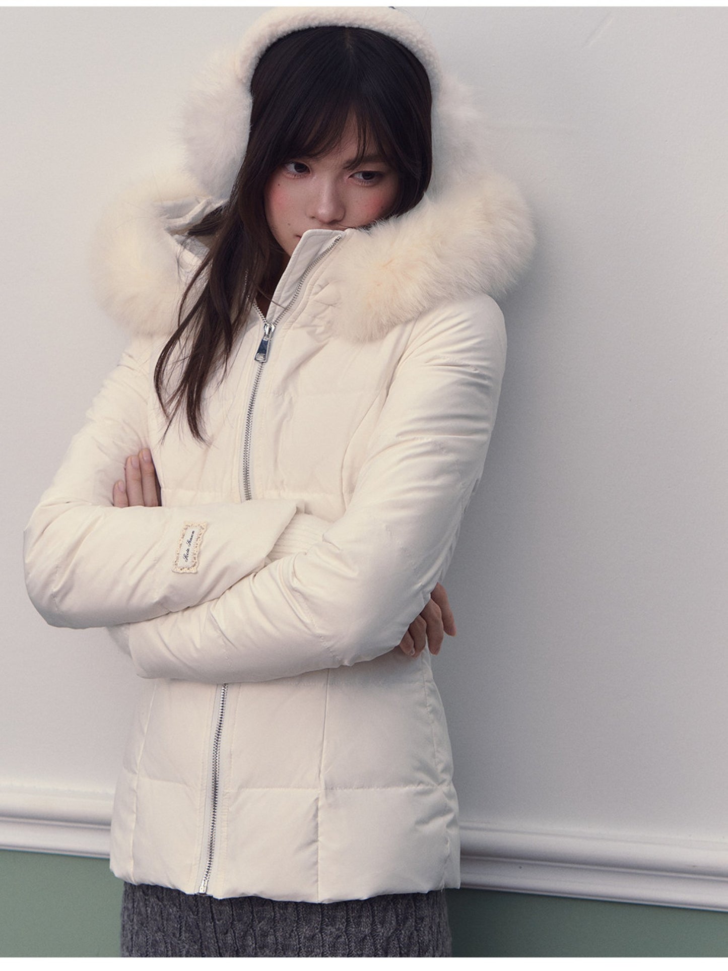 Soote Season - Milk White Cropped Hooded Slim Down Jacket with Detachable Fur Collar