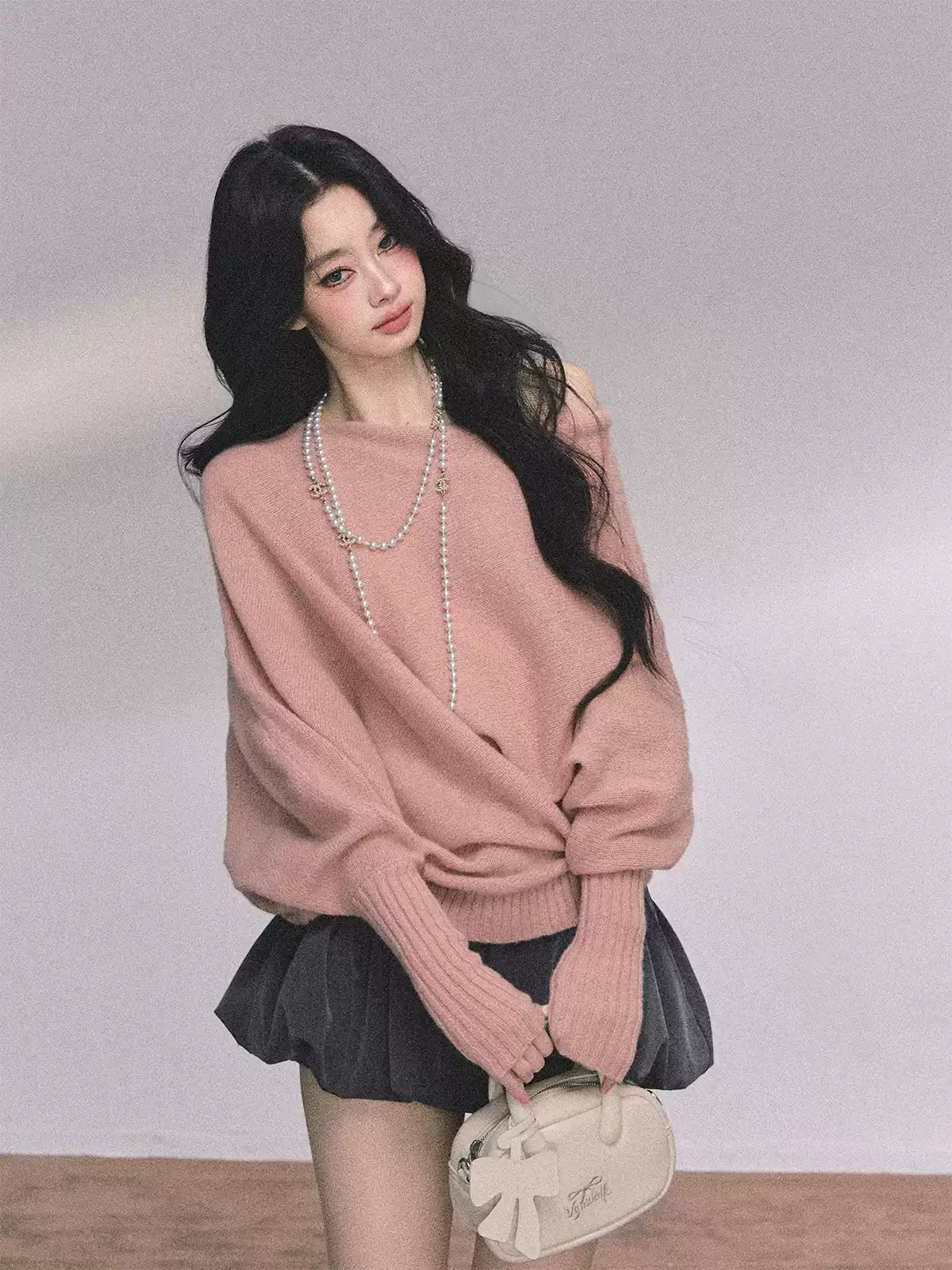 少也眼 “Soft Minimalism” Off-Shoulder Versatile Knit Top - Blush Pink 6416515