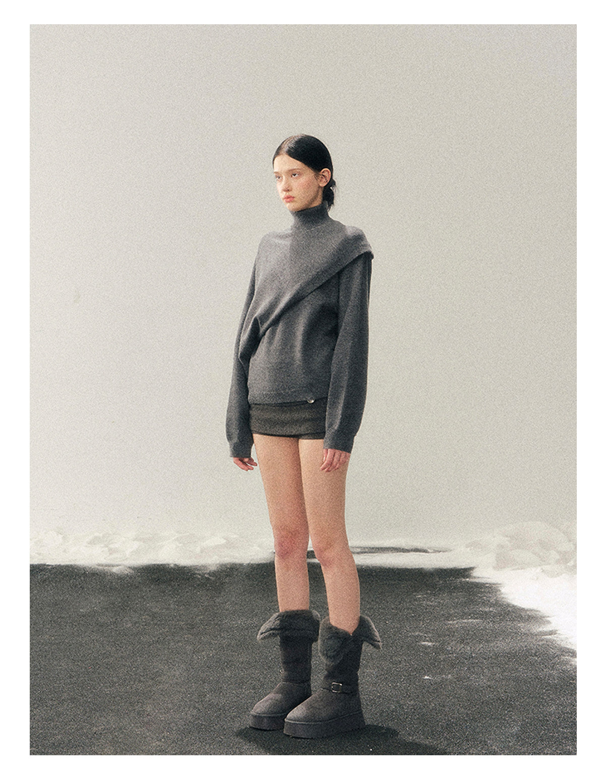 少也眼 "Pine Haze" Smart Gray Turtleneck Knit Two-Piece Set