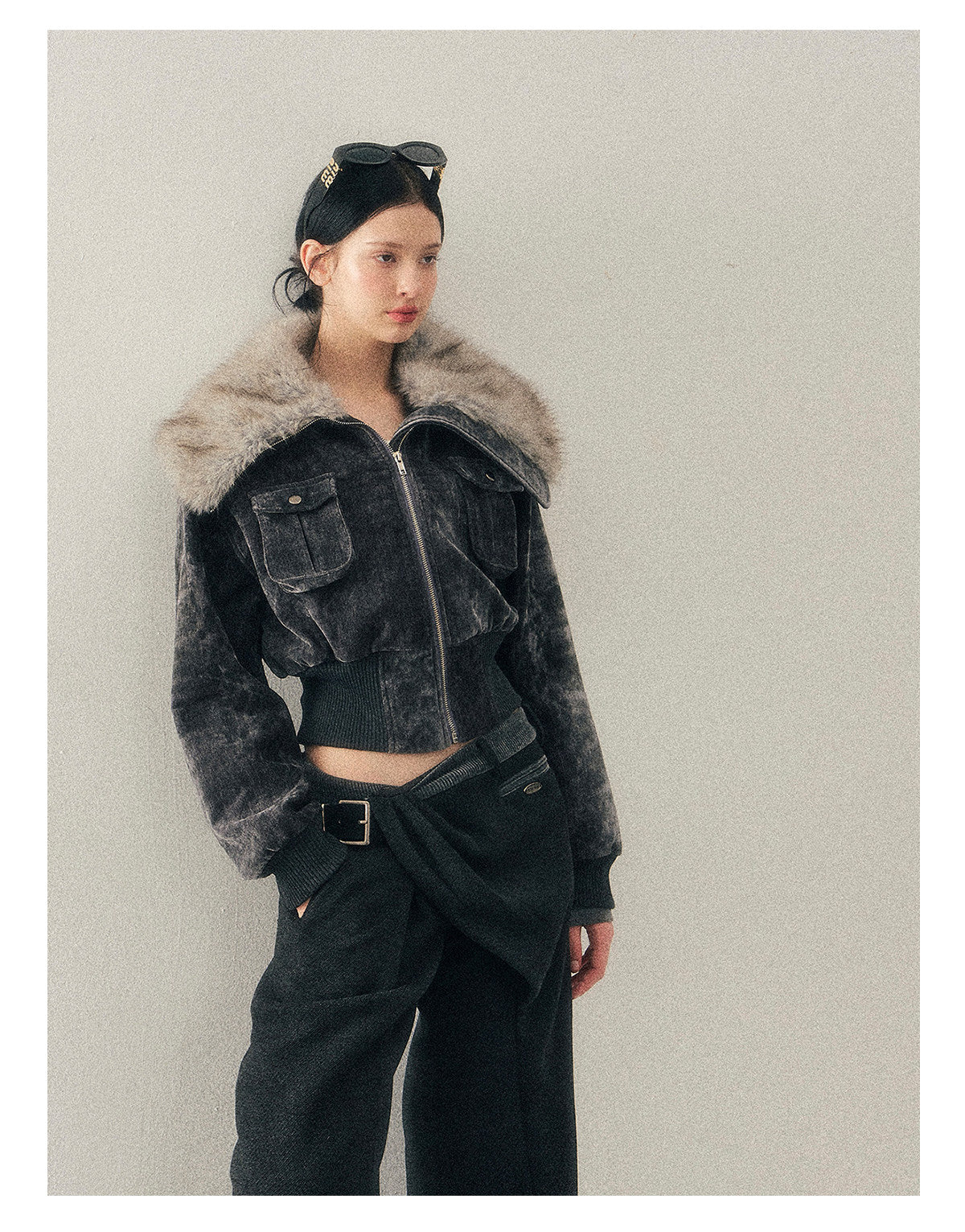 少也眼 "Defocused Dreams" Melard Leopard Utility Cropped Jacket - Graphite Gray