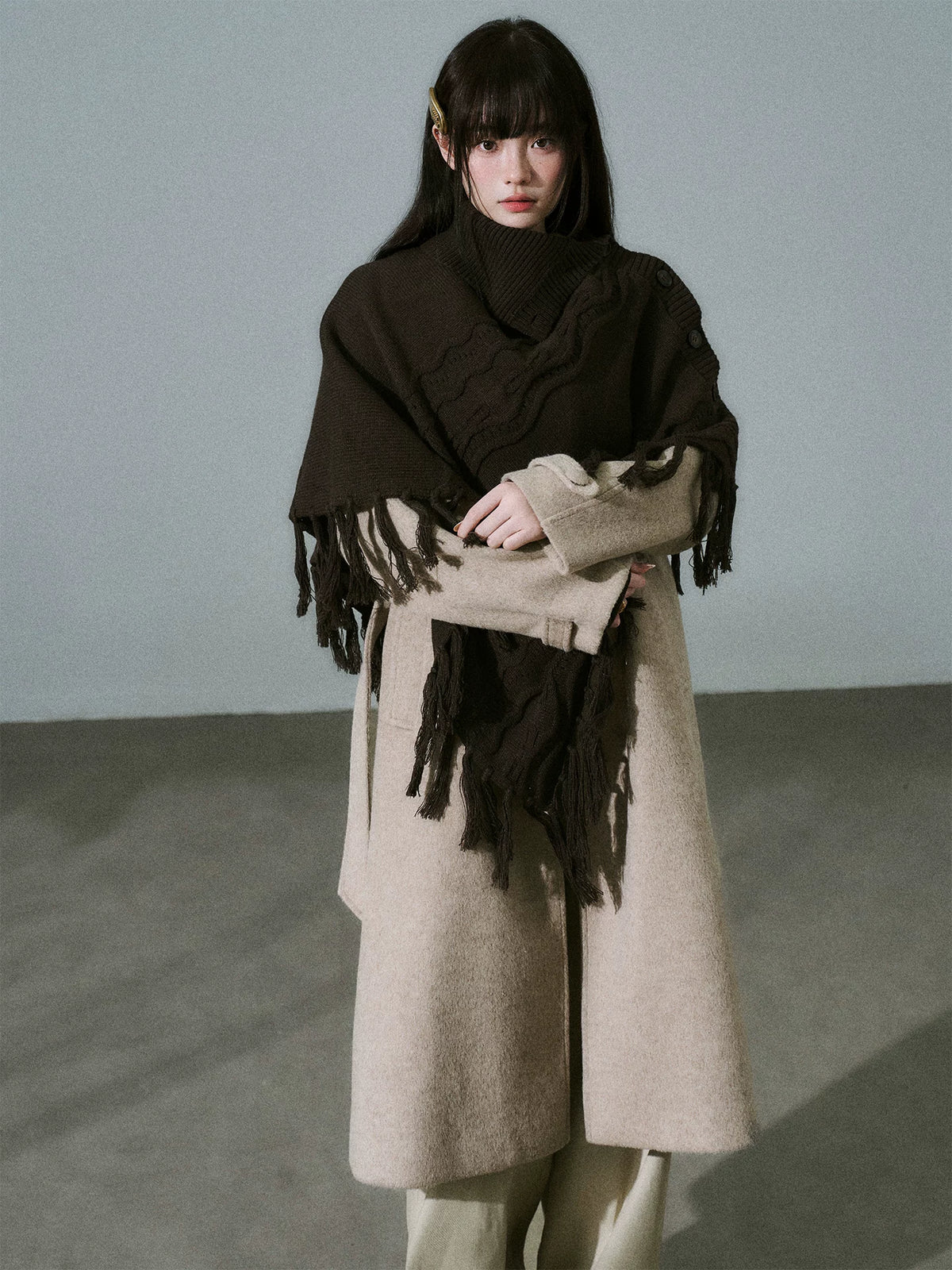 LOST FOREST - Wool-Blend Bow Graphic Fringe Cape Shawl (Coffee / Dark Gray)