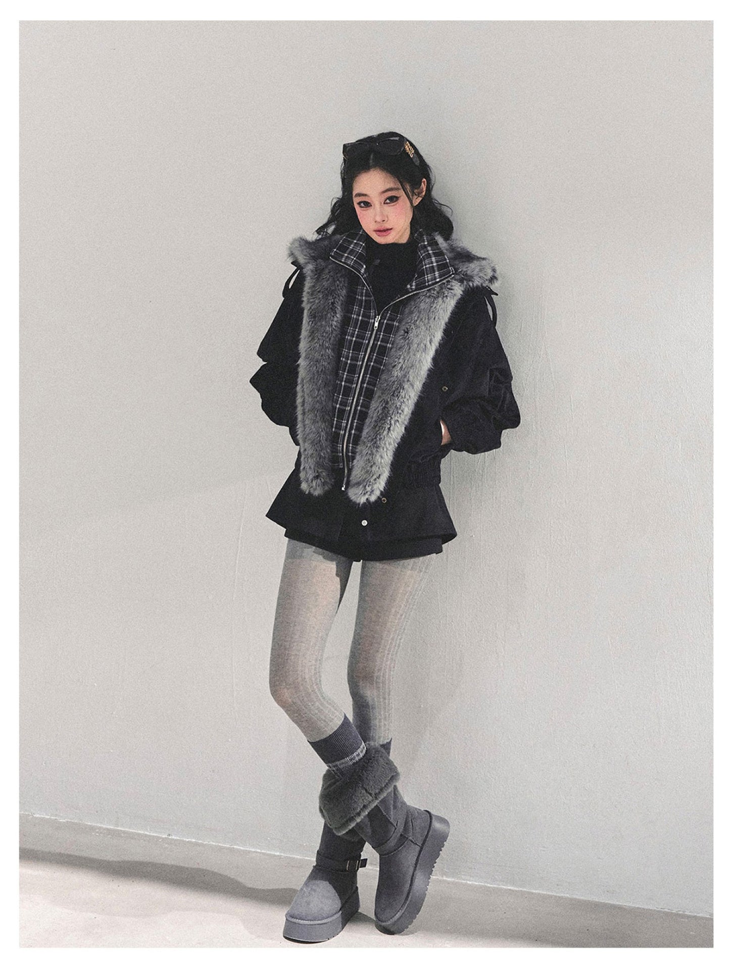 少也眼 "Endless Freedom" Detachable Faux Fur Layered Black Jacket